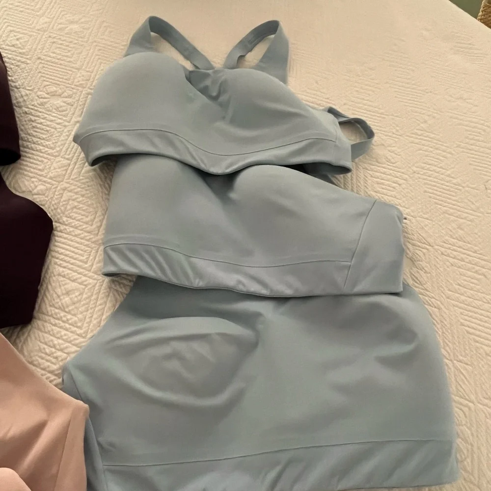 Athleta Bra. 34, DD. - Picture 5 of 6